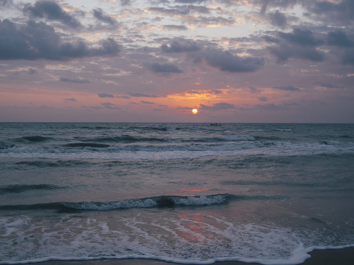File, Jan 2010: Bay of Bengal at Nagapattinam beach · not from this case