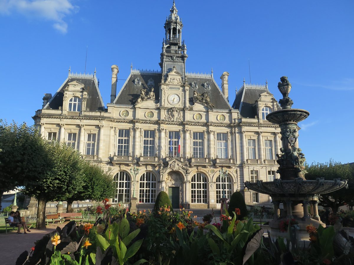 File, Aug 20, 2015: Limoges town hall and its bell tower · not from the Oct 17 fire